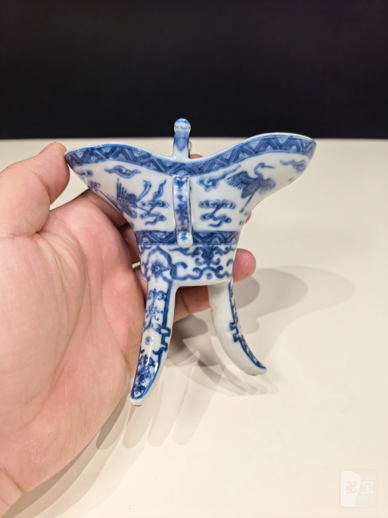 清乾隆 青花云鹤纹爵杯及江山一统爵盘一套 - 图2